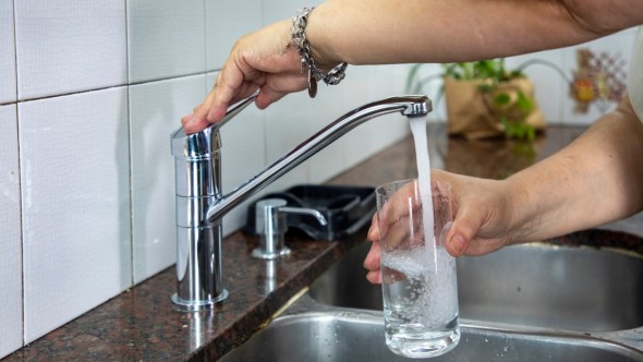 AySA apela a un cuidado extremo del agua potable frente a la ola de calor